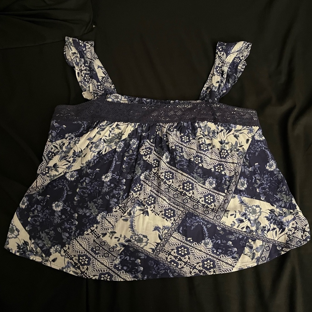 Junior’s B Wear crop top in size xl